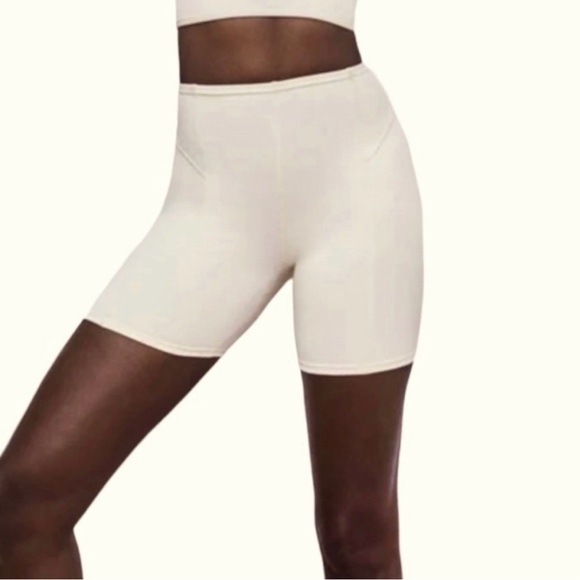 For Love And Lemons Pants - For Love And Lemons Danni Ribbed Bike Shorts XS IN CREAM